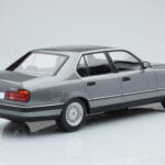 BMW 7. Seeria E32 740i Hõbedane MCG 1:18