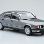 BMW 7. Seeria E32 740i Hõbedane MCG 1:18