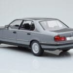BMW 7. Seeria E32 740i Hõbedane MCG 1:18