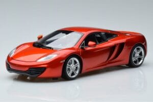McLaren MP4-12C Kupee Koos Stig Top Gear Figuuriga Minichamps 1:18 519101330 Metall