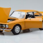 Alfa Romeo 1750 GTV Kollane Norev 1:18 - image 2 of 7