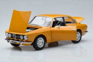 Alfa Romeo 1750 GTV Kollane Norev 1:18 187910 Metall - pilt 2/7
