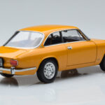 Alfa Romeo 1750 GTV Kollane Norev 1:18 - image 3 of 7