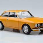 Alfa Romeo 1750 GTV Kollane Norev 1:18 - image 5 of 7