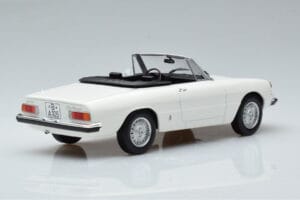 Alfa Romeo 2000 Spider Valge Norev 1:18 187882 Metall - pilt 2/7