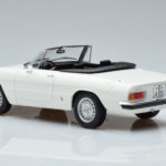 Alfa Romeo 2000 Spider Valge Norev 1:18 - image 6 of 7