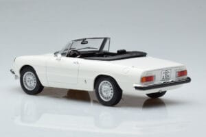 Alfa Romeo 2000 Spider Valge Norev 1:18 187882 Metall - pilt 6/7