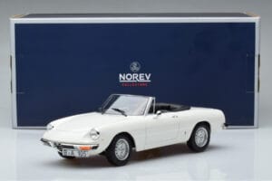 Alfa Romeo 2000 Spider Valge Norev 1:18 187882 Metall - pilt 7/7