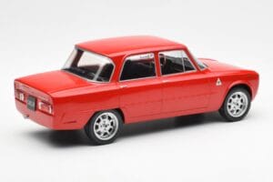 Alfa Romeo Giulia Nuova Super Punane Custom Wheels MCG 1:18 MCG18333 Metall - pilt 2/6