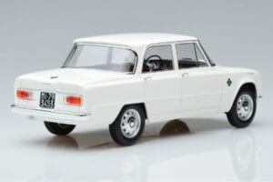 Alfa Romeo Giulia Ti Super Norev 1:18 187970 Metall - pilt 2/6