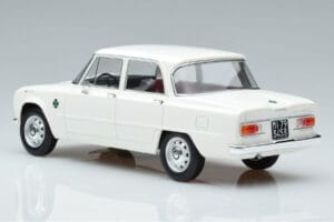 Alfa Romeo Giulia Ti Super Norev 1:18 187970 Metall - pilt 5/6