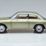 Alfa Romeo GTV 2000 Roheline Piiratud Väljaanne Norev 1:18 187913 Metall - image 4 of 7