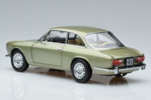 Alfa Romeo GTV 2000 Roheline Piiratud Väljaanne Norev 1:18 187913 Metall - pilt 6/7