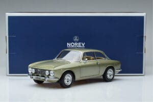 Alfa Romeo GTV 2000 Roheline Piiratud Väljaanne Norev 1:18 187913 Metall - pilt 7/7