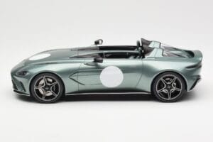 Aston Martin V12 Speedster Roheline Metallic GT Spirit 1:18 GT906 Vaik - pilt 3/6