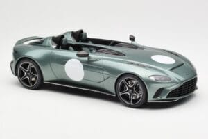 Aston Martin V12 Speedster Roheline Metallic GT Spirit 1:18 GT906 Vaik - pilt 4/6