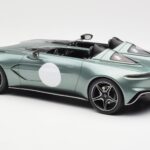 Aston Martin V12 Speedster Roheline Metallic GT Spirit 1:18 - image 5 of 6