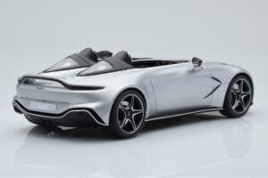 Aston Martin V12 Speedster Hõbedane GT Spirit 1:18 GT430 Vaik - pilt 2/6