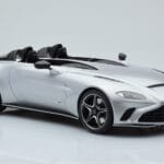 Aston Martin V12 Speedster Hõbedane GT Spirit 1:18 - image 4 of 6