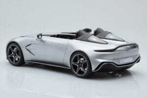 Aston Martin V12 Speedster Hõbedane GT Spirit 1:18 GT430 Vaik - pilt 5/6