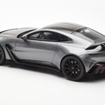Aston Martin V12 Vantage Magnetic Hõbe GT Spirit 1:18 - image 5 of 6
