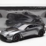 Aston Martin V12 Vantage Magnetic Hõbe GT Spirit 1:18 - image 6 of 6