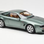 Aston Martin V8 Vantage Roheline GT Spirit 1:18 - image 4 of 6