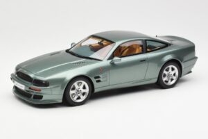 Aston Martin V8 Vantage Roheline GT Spirit 1:18