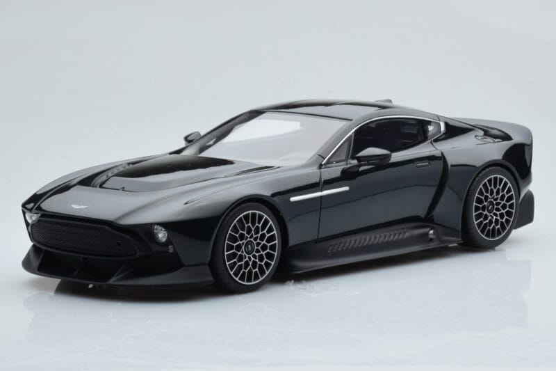 Aston Martin Victor Must GT Spirit 1:18