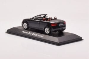 Audi A3 8P Kabriolett Must Minichamps 1:43 5010803333 Metall - pilt 3/4
