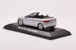 Audi A3 8P Kabriolett Hõbe Minichamps 1:43 5010803323 Metall - pilt 3/4