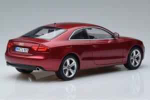 Audi A5 B8 Granaatpunane Norev 1:18 188352 Metall - pilt 3/7