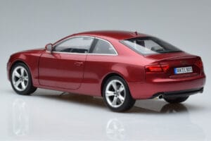 Audi A5 B8 Granaatpunane Norev 1:18 188352 Metall - pilt 6/7