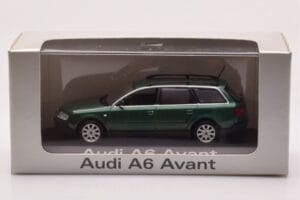 Audi A6 C5 Avant Roheline Minichamps 1:43 5010106213 Metall - pilt 4/4