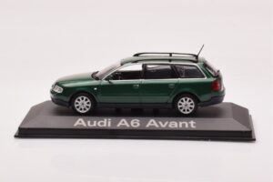 Audi A6 C5 Avant Roheline Minichamps 1:43