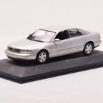 Audi A8 D2 Hõbe Roheline Triip Minichamps 1:43 - image 2 of 4
