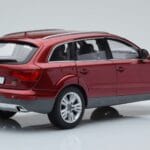 Audi Q7 4L Granaatpunane Kyosho 1:18 - image 3 of 8