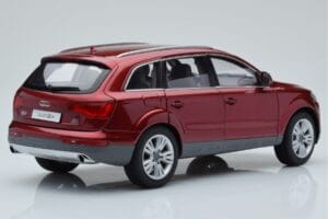 Audi Q7 4L Granaatpunane Kyosho 1:18 09222R Metall - pilt 3/8