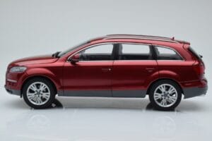 Audi Q7 4L Granaatpunane Kyosho 1:18 09222R Metall - pilt 4/8