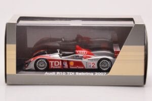 Audi R10 TDI LMP1 #2 F. Biela / E. Pirro / M. Werner 12 Hours of Sebring 2007 Minichamps 1:43 5020700233 Metall - pilt 4/4