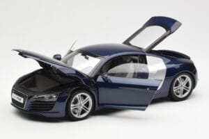 Audi R8 4.2 FSI V8 Sinine Kyosho 1:18 09213BL Metall - pilt 2/8