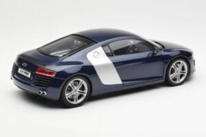 Audi R8 4.2 FSI V8 Sinine Kyosho 1:18 09213BL Metall - pilt 3/8