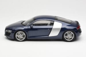 Audi R8 4.2 FSI V8 Sinine Kyosho 1:18 09213BL Metall - pilt 4/8