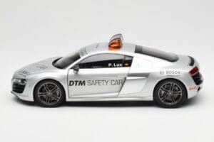 Audi R8 5.2 DTM Safety Car 2010 Kyosho 1:18 09216DTM Metall - pilt 4/8