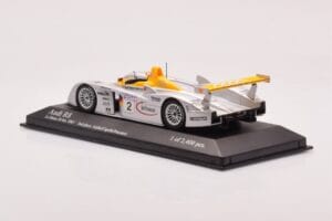 Audi R8 Infineon #2 L. Aiello / R. Capello / Pescatori 2nd Place 24 Hours of Le Mans 2001 Minichamps 1:43 400011202 Metall - pilt 3/4