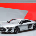 Audi R8 Performance Hõbedane Kengfai 1:18 - image 10 of 10