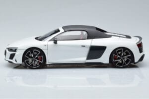 Audi R8 Spyder Performance Valge Kengfai 1:18 VAKF-0351 Metall - pilt 4/11