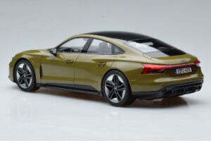 Audi RS E-Tron GT Oliivroheline Norev 1:18 188380 Metall - pilt 5/6