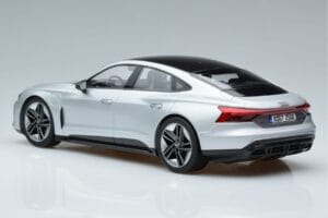Audi RS e-tron GT Hõbedane Norev 1:18 188381 Metall - pilt 5/6