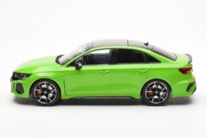 Audi RS3 8Y Sedan Roheline MCG 1:18 MCG18449 Metall - pilt 3/6
